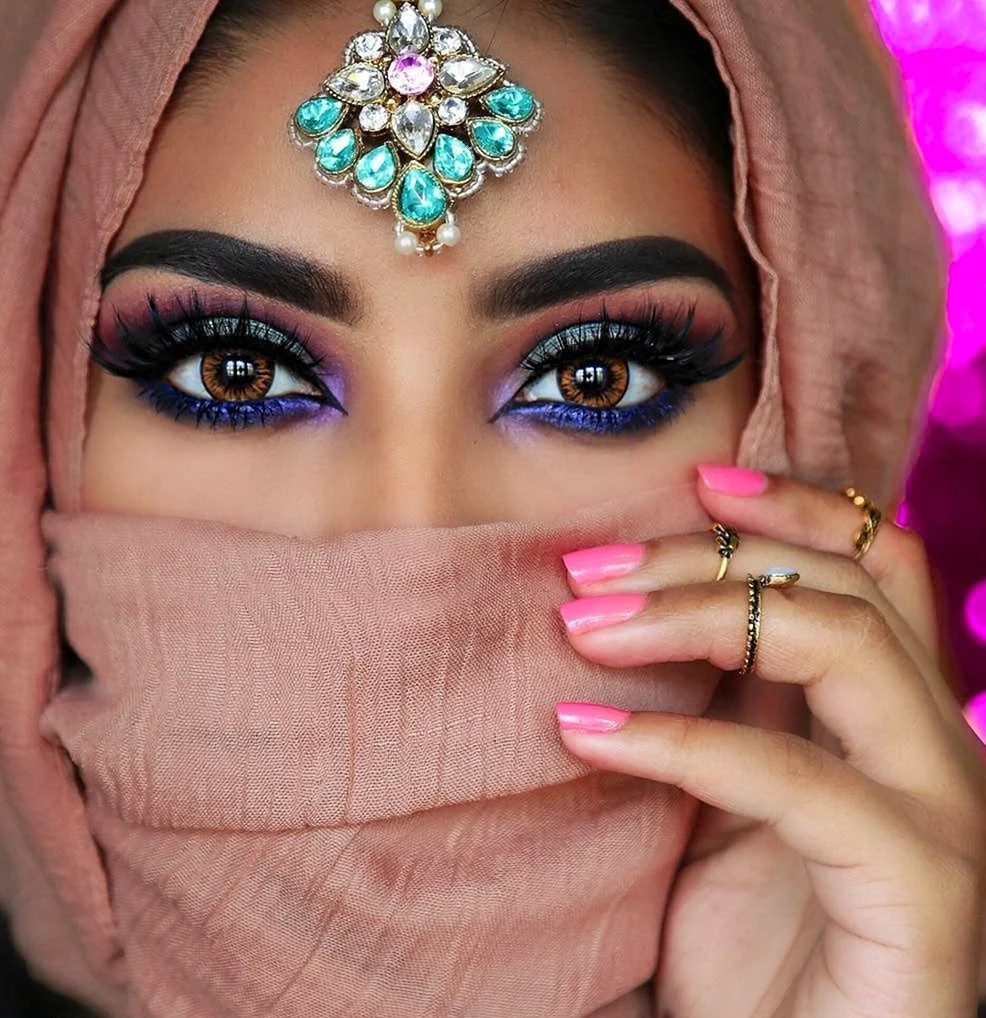 Arabian Heavy Makeup