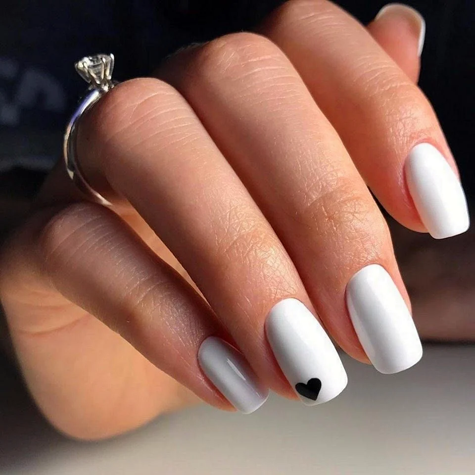 Білі нігті