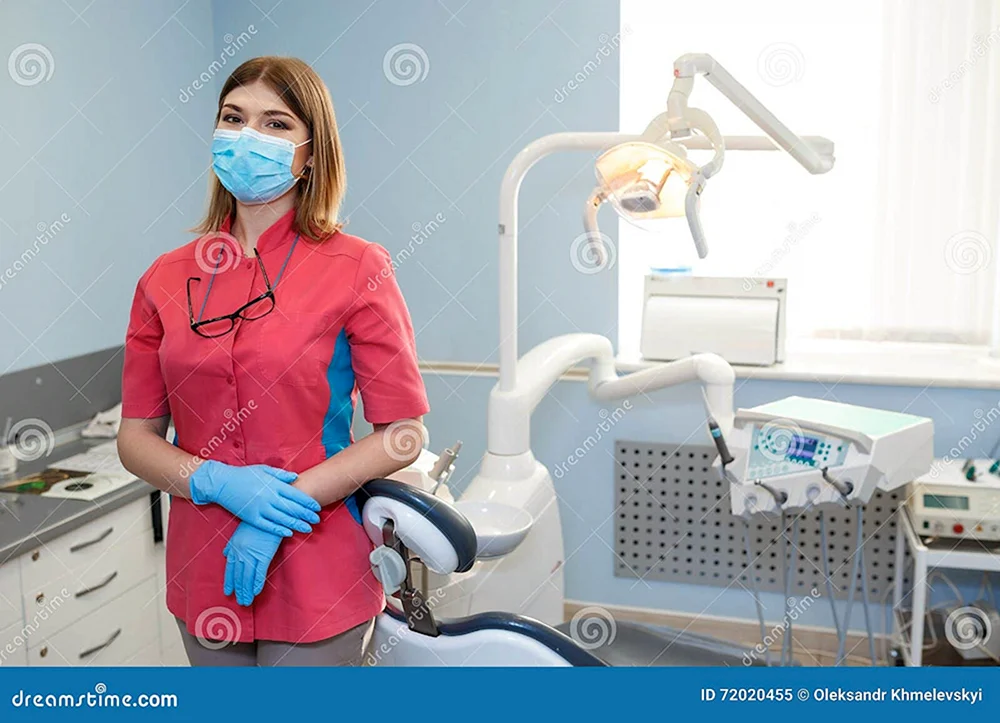 Девушка стоматолог