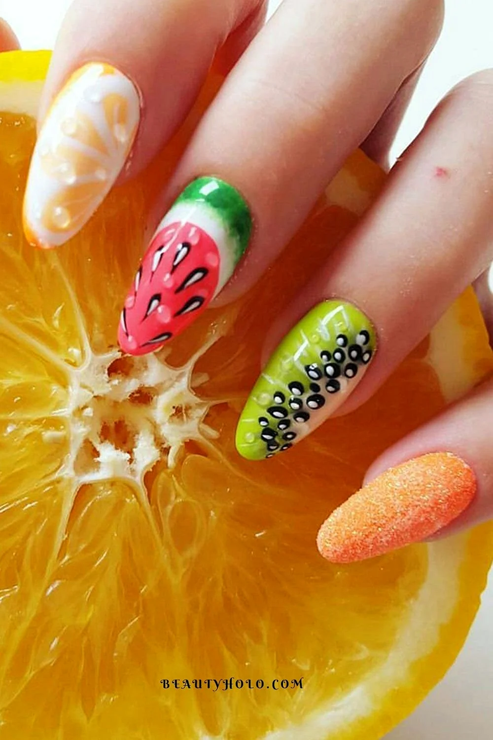 Экзотические фрукты на ногтях