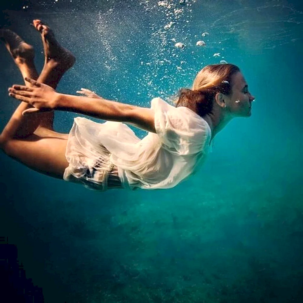 Elena kalis Underwater