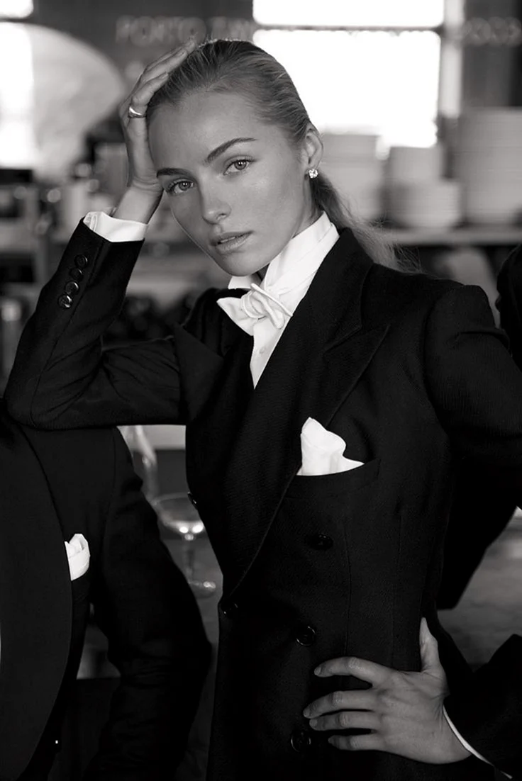 Fashion Suit Black and White woman model