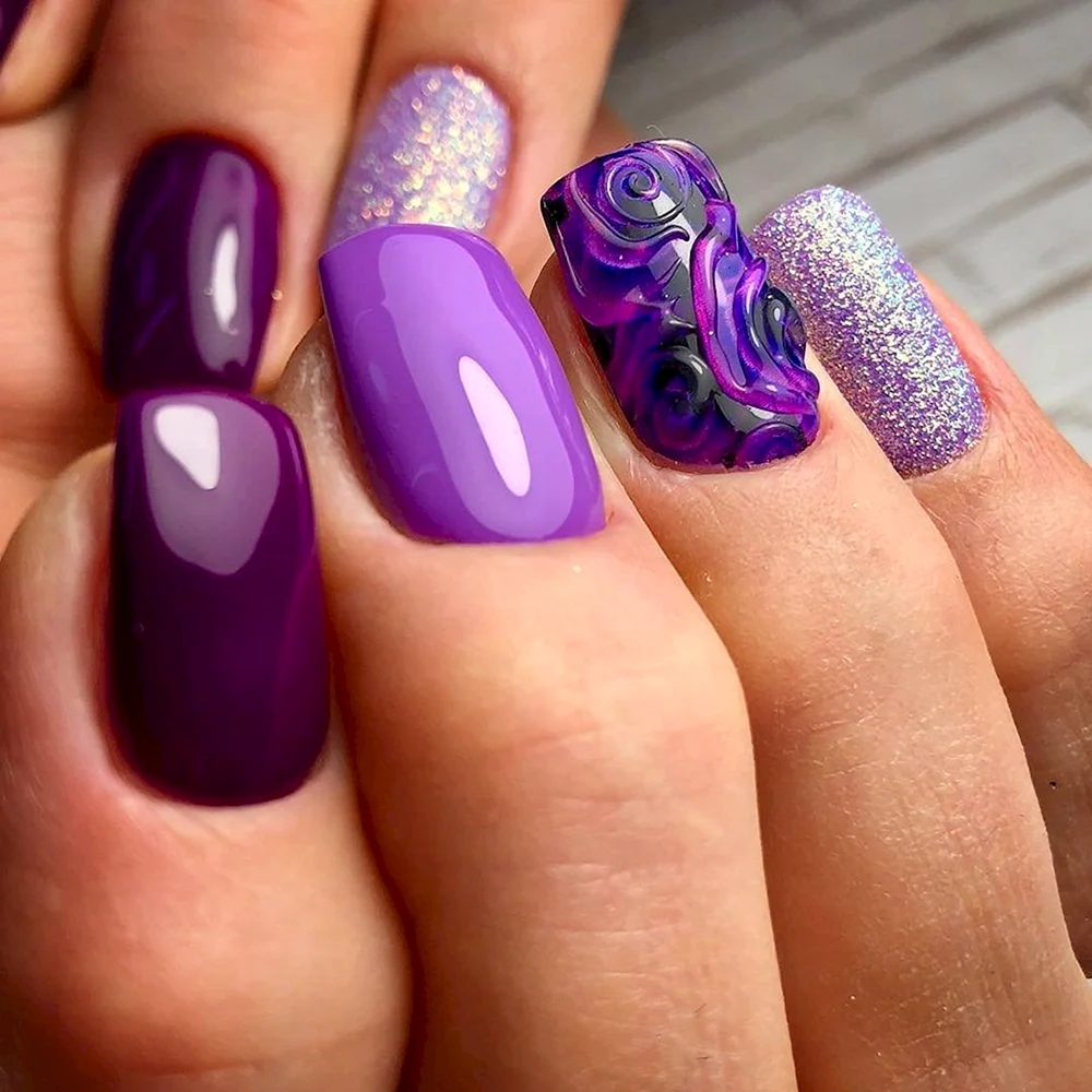 Фіолетові нігті