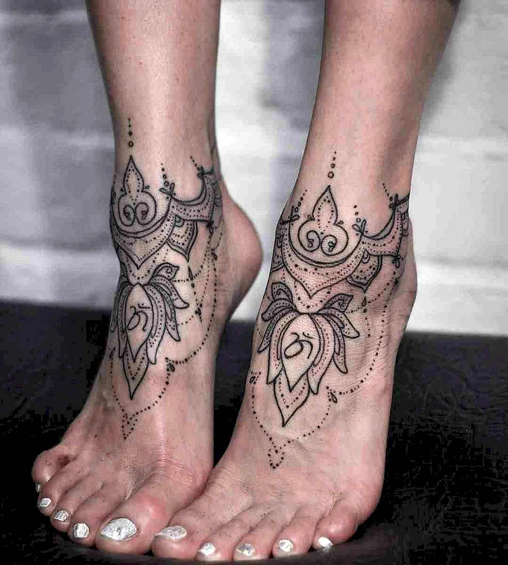 Foot Tattoo & Anklet