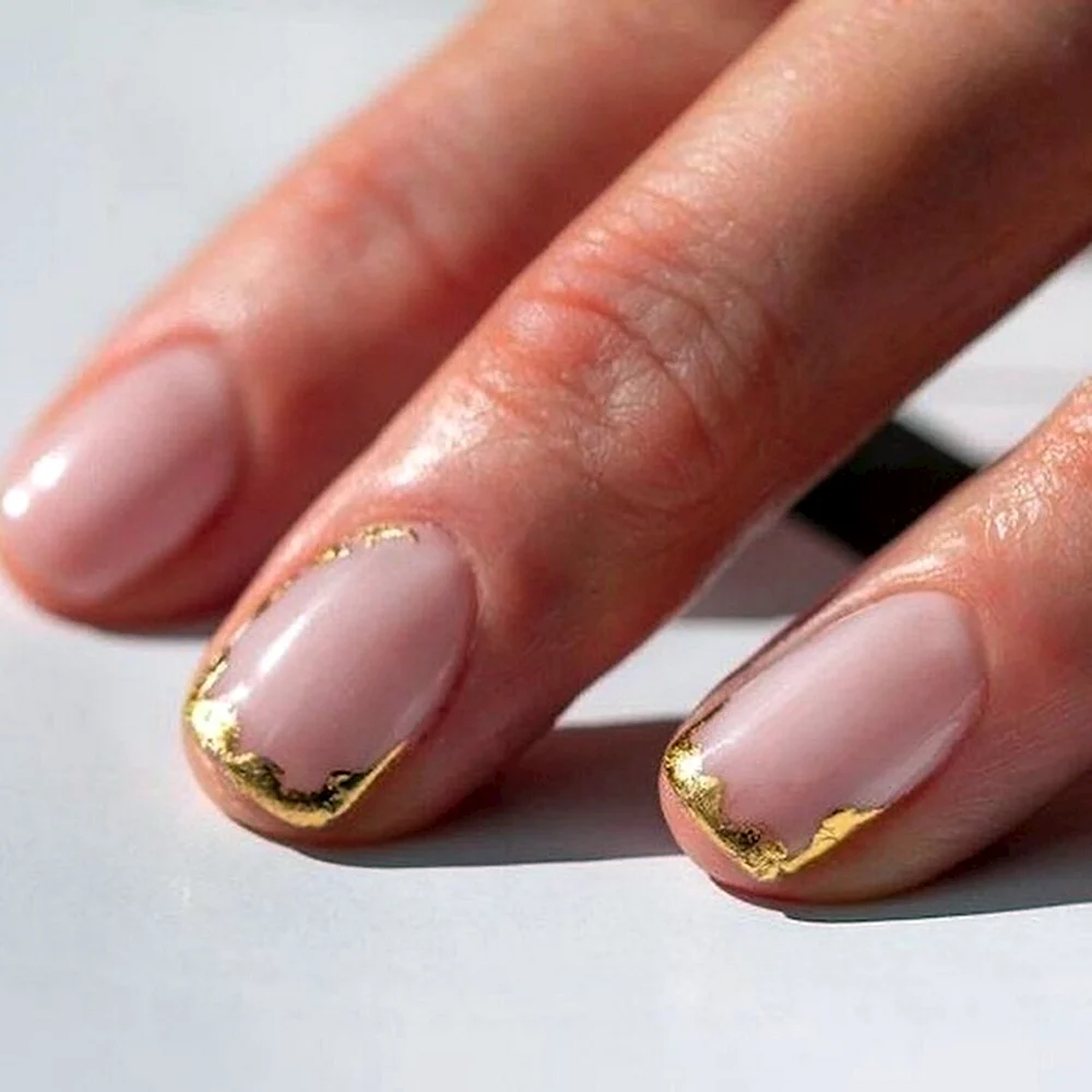 French Nails Gold