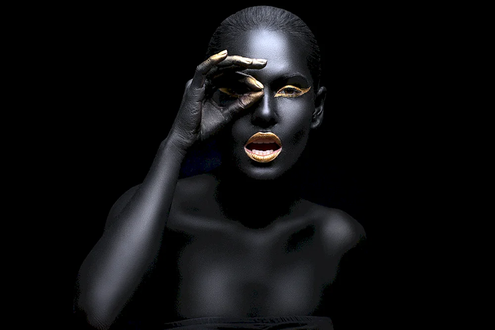 Картина африканка черное в золоте