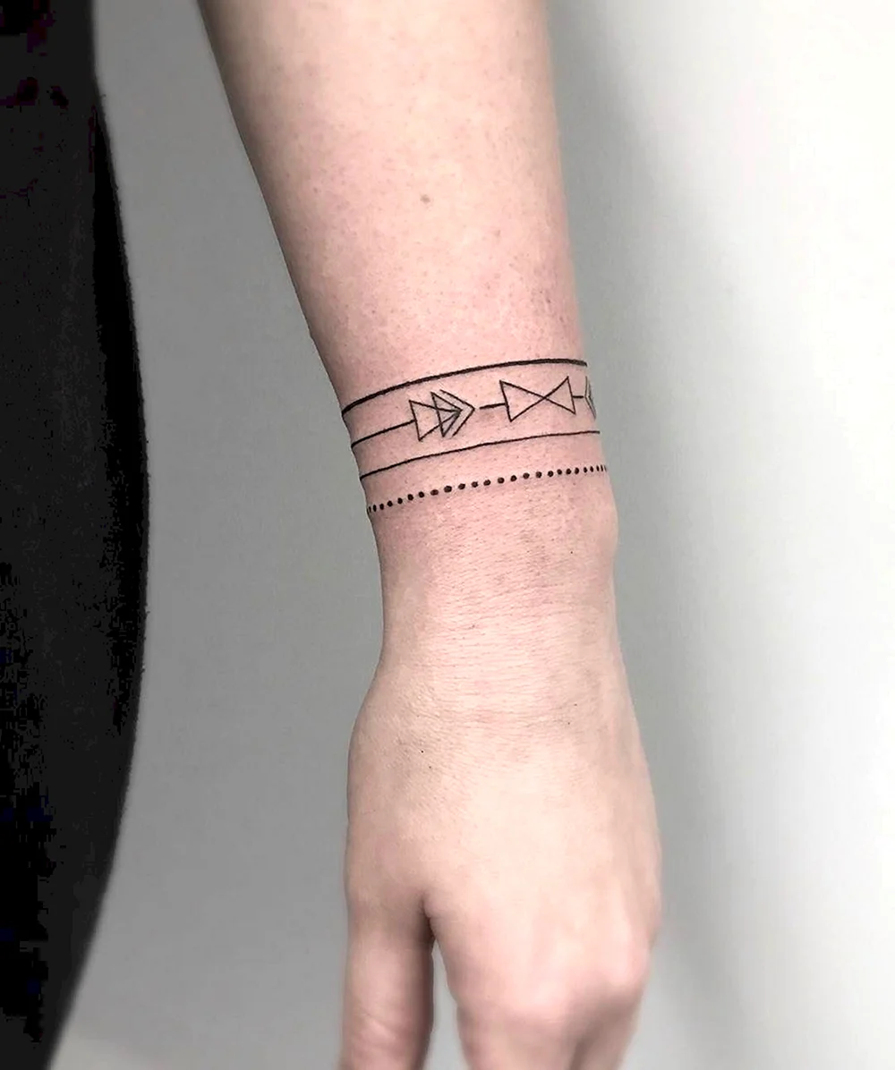 Line Armband Tattoo