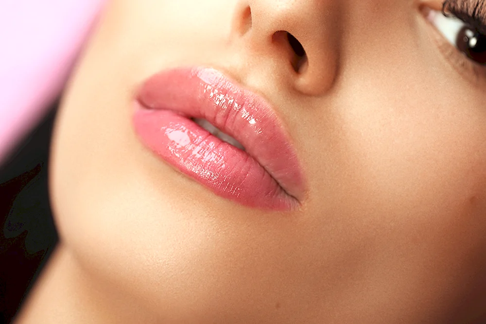 Lip blushing