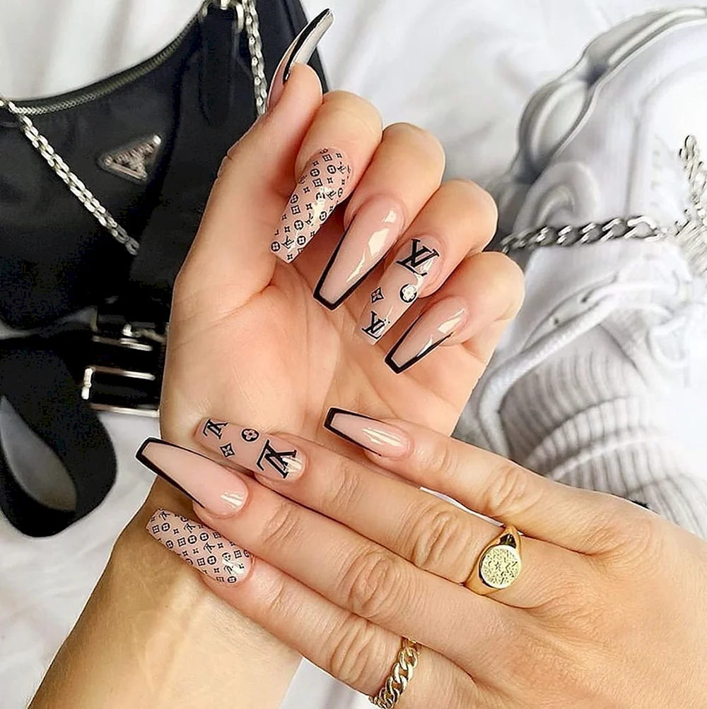 Louis Vuitton Nails