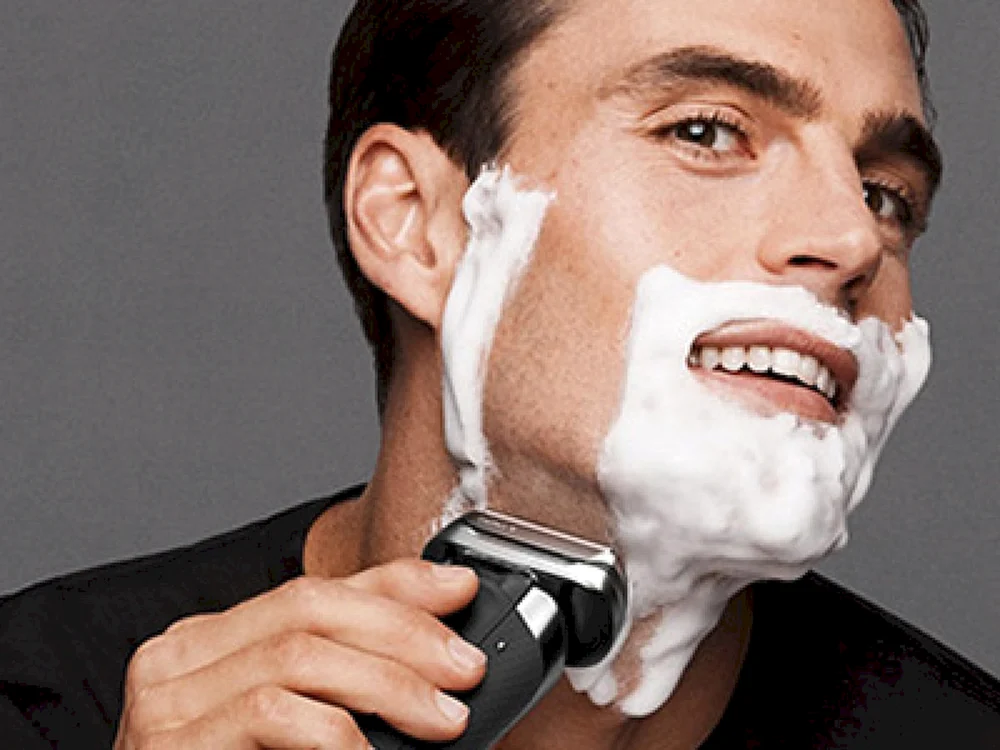 Men shaving Braun