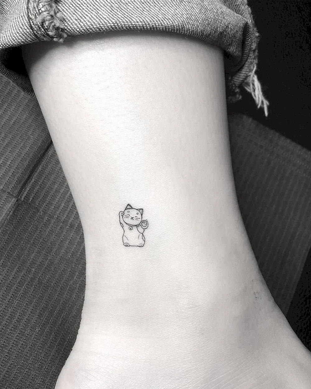 Mini Tattoo Cat