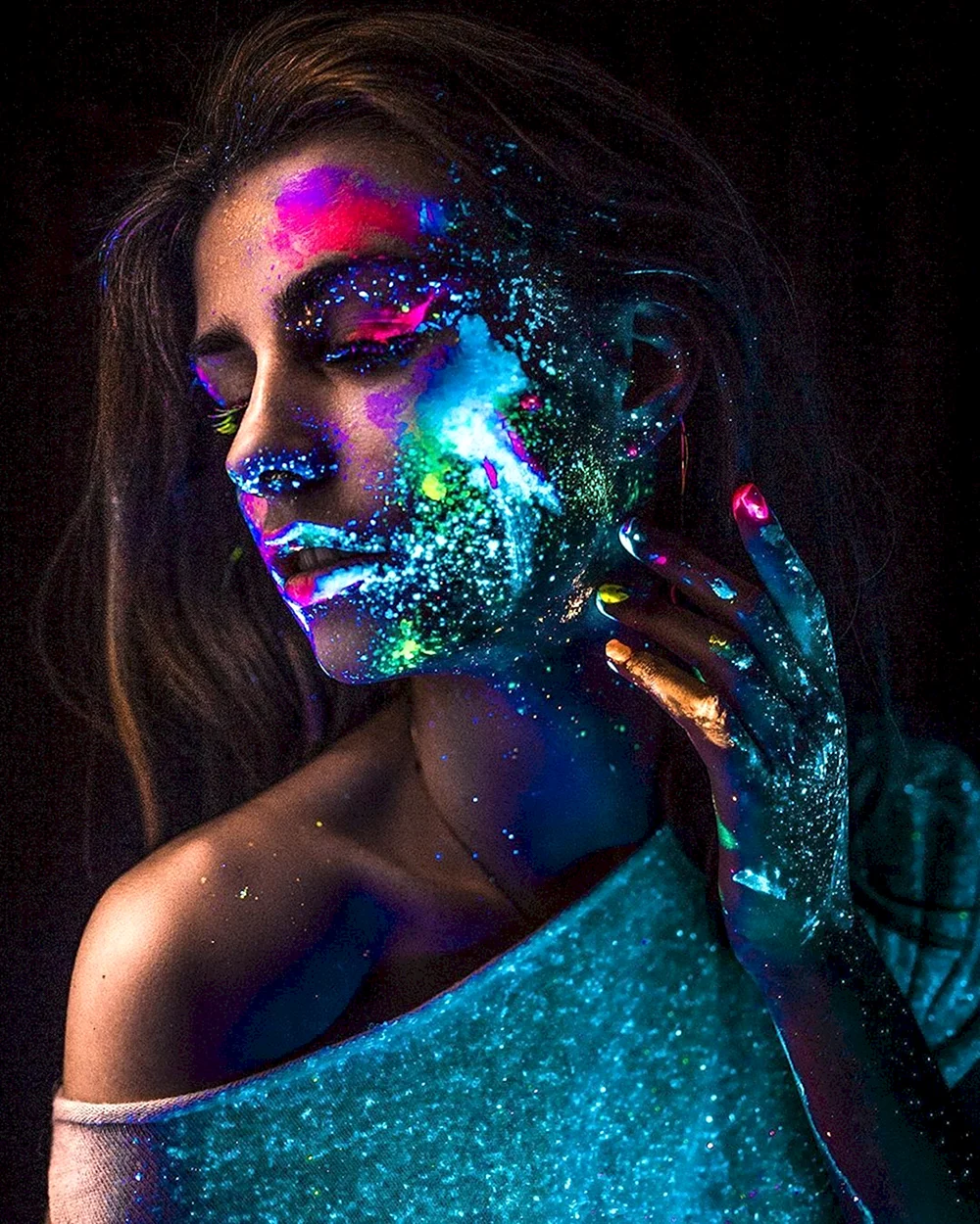 Neon glowing Makeup
