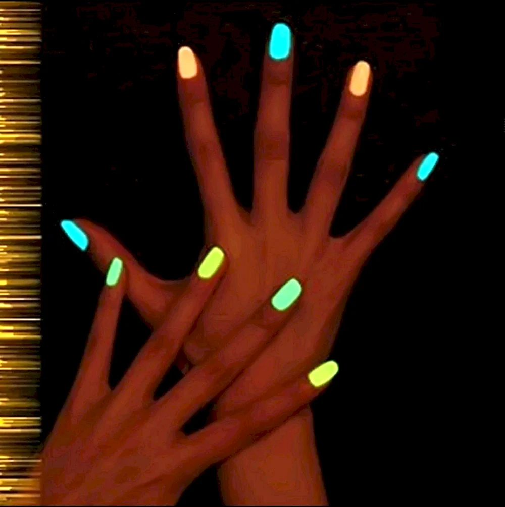 Ногти светящиеся в темноте