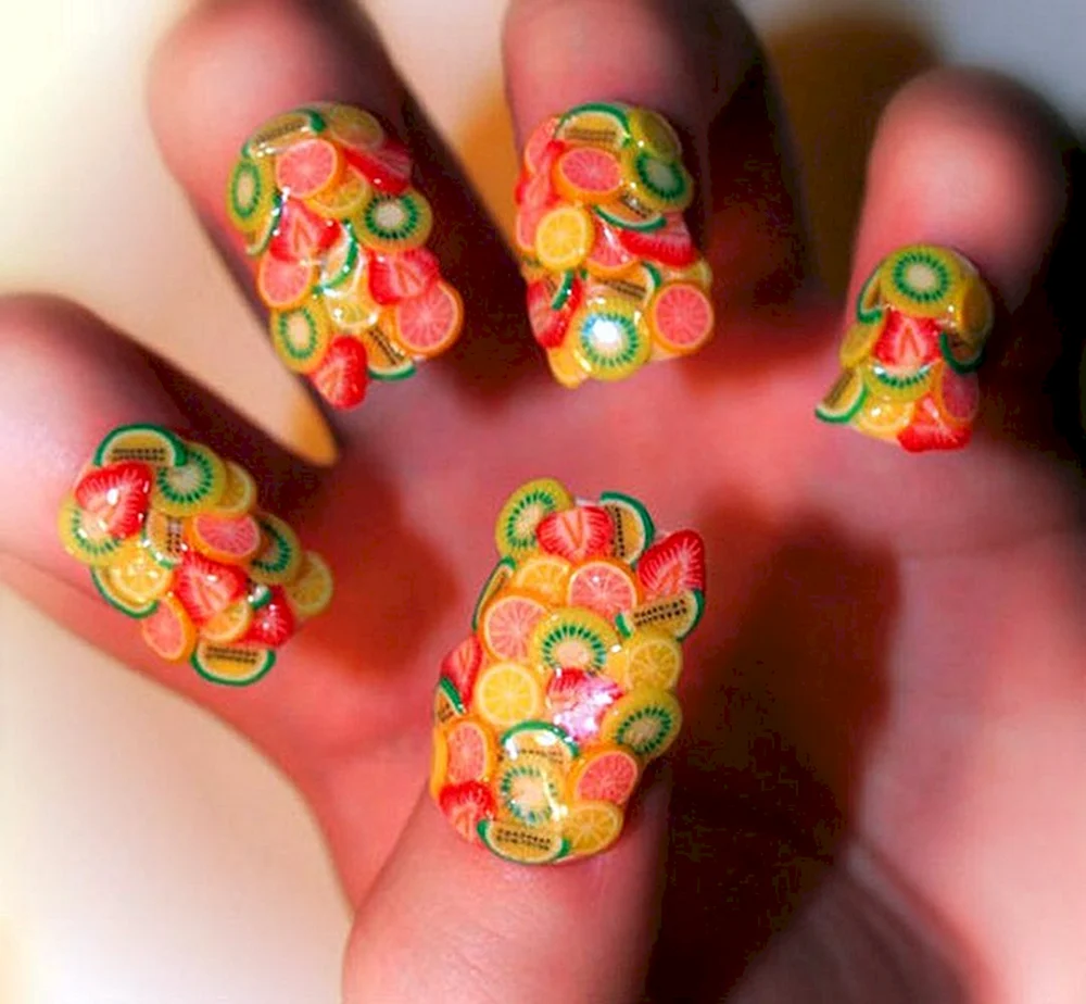 Объемные фрукты на ногтях