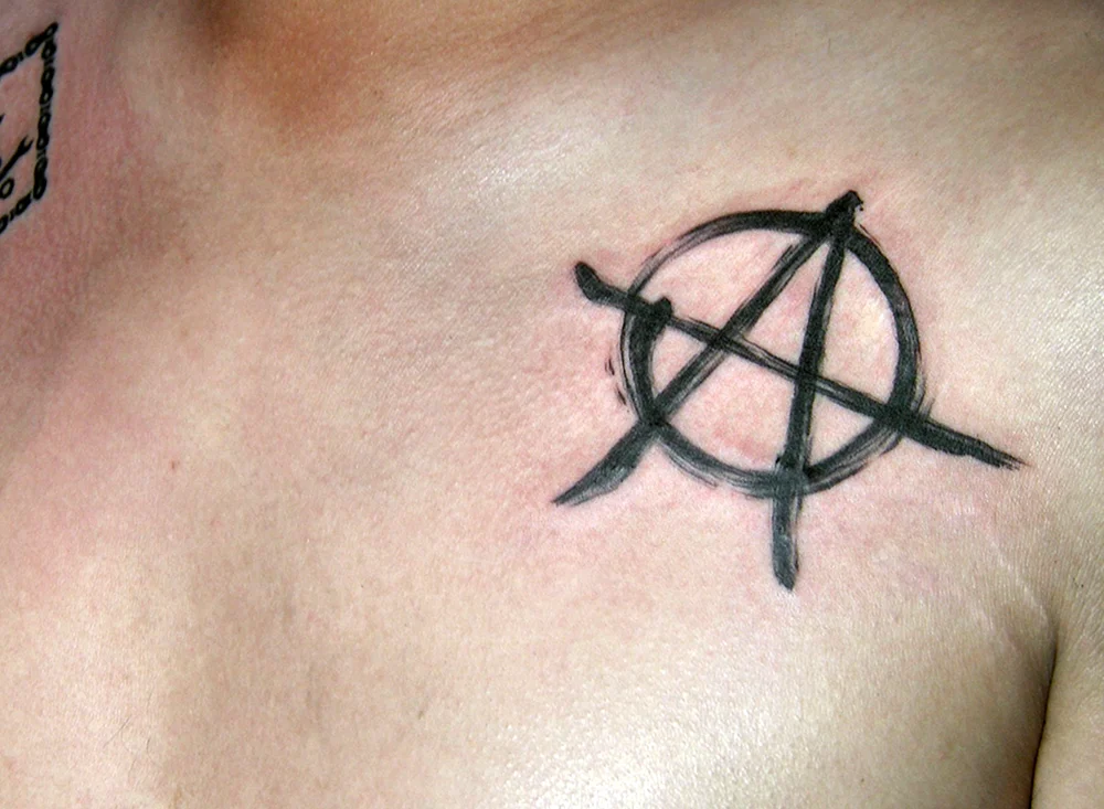 Символ свободы тату