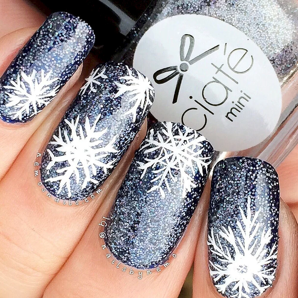 Snowflake Nail