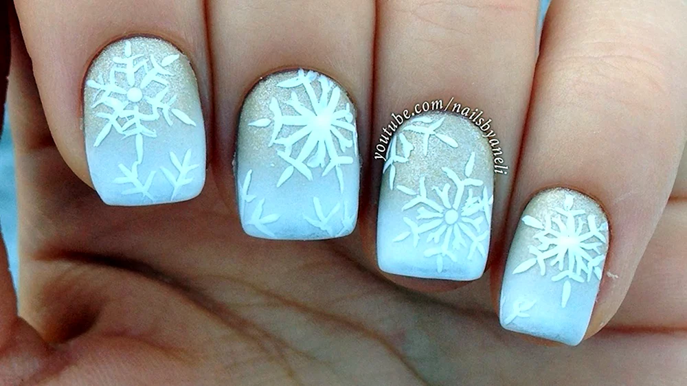 Snowflake Pure Nail