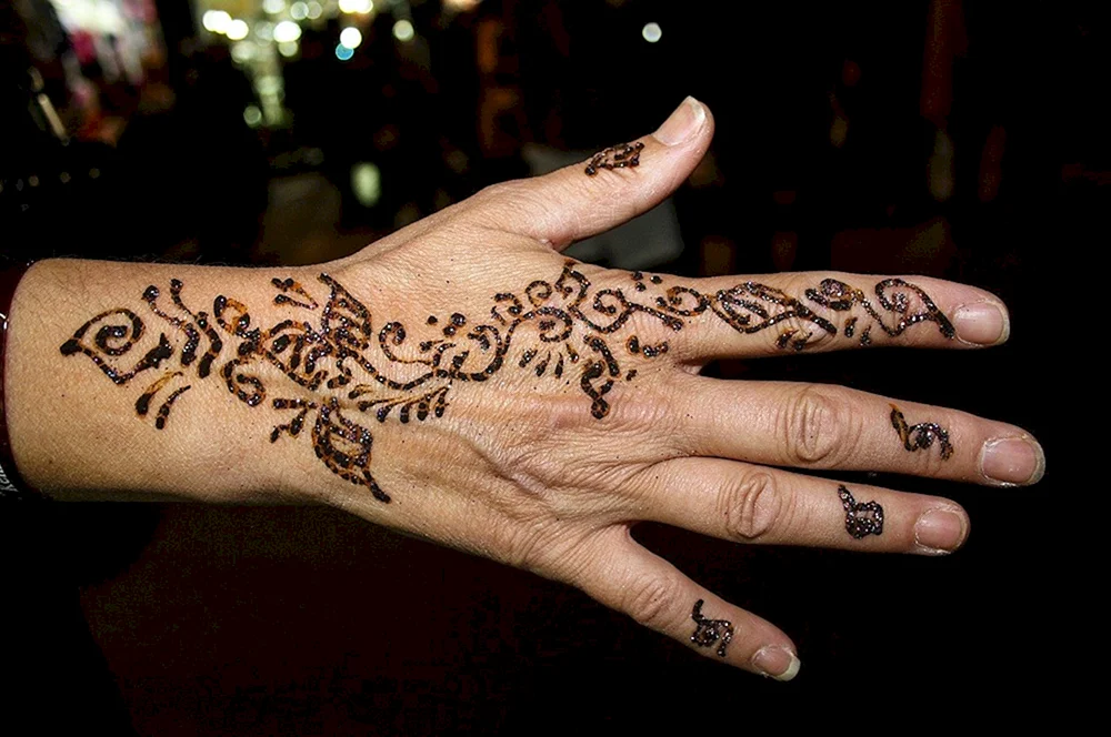 Tattoo Henna Arm