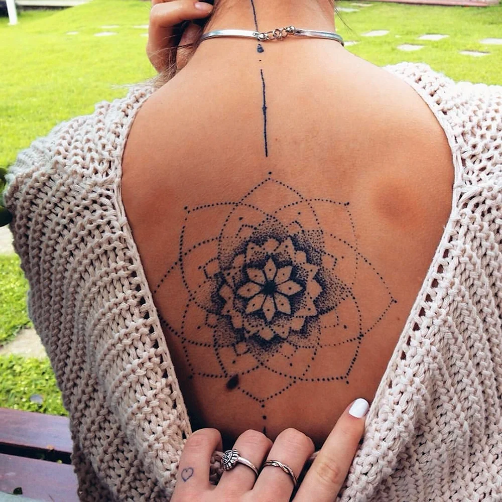 Tatuajes Mandala espalda