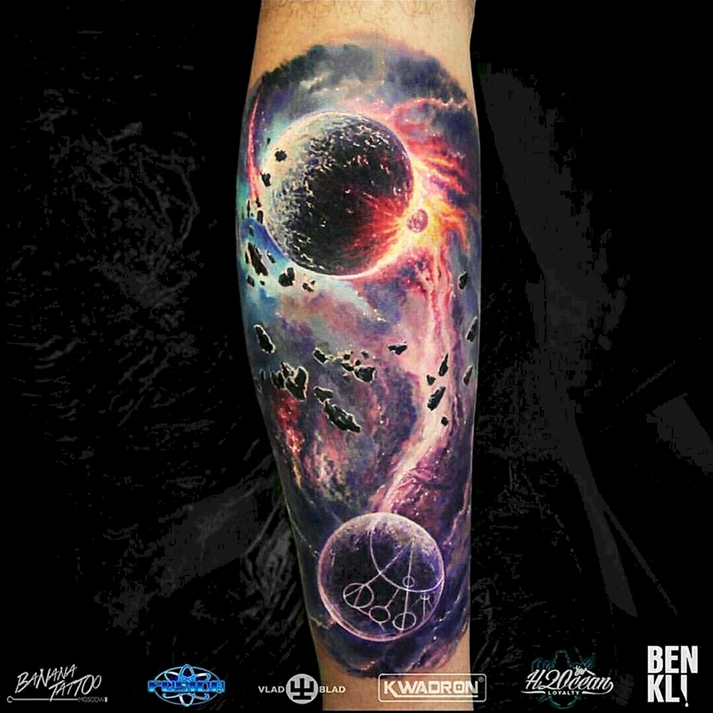 Татуировки для мужчин космос