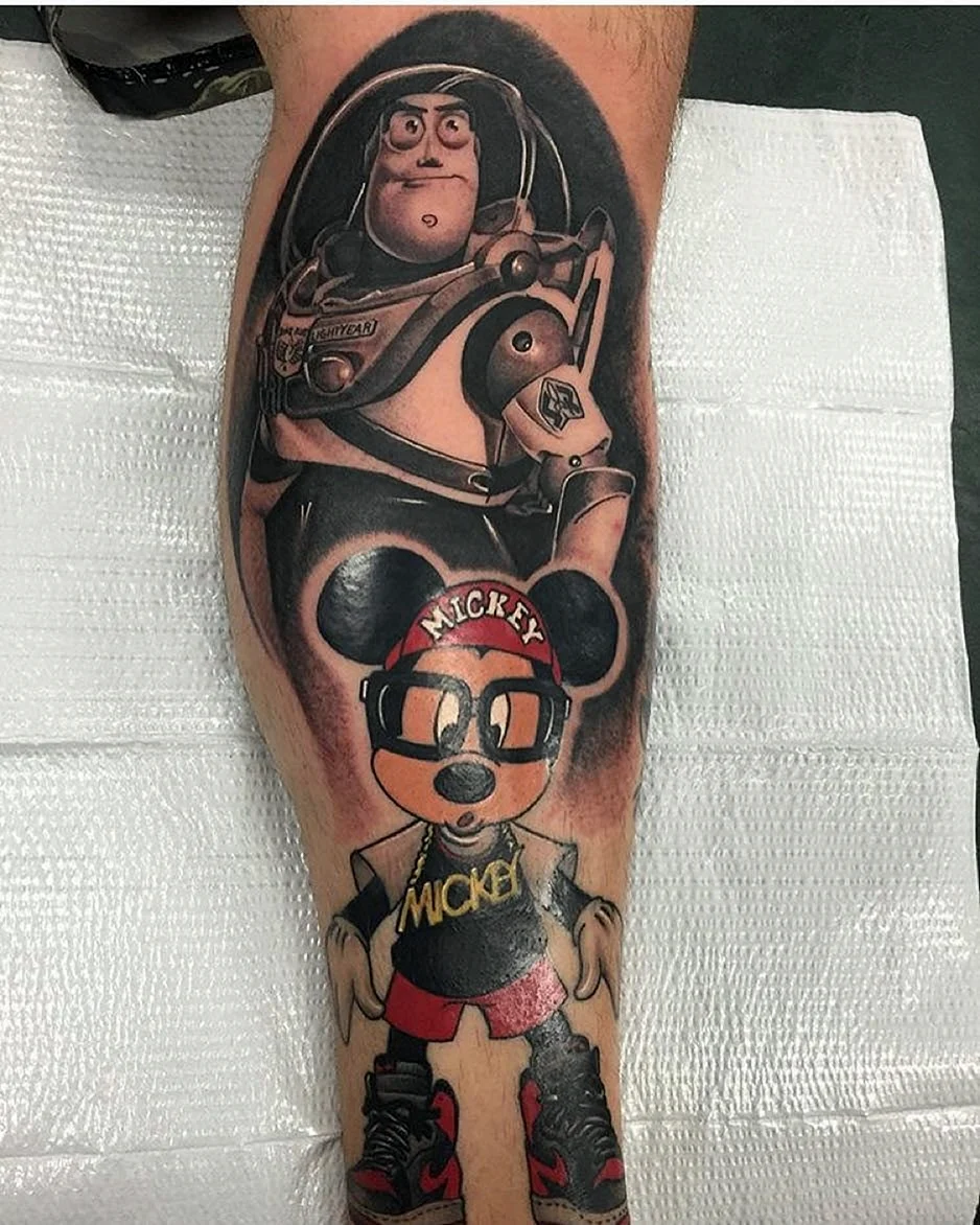 Татуировки с Микки Маусом