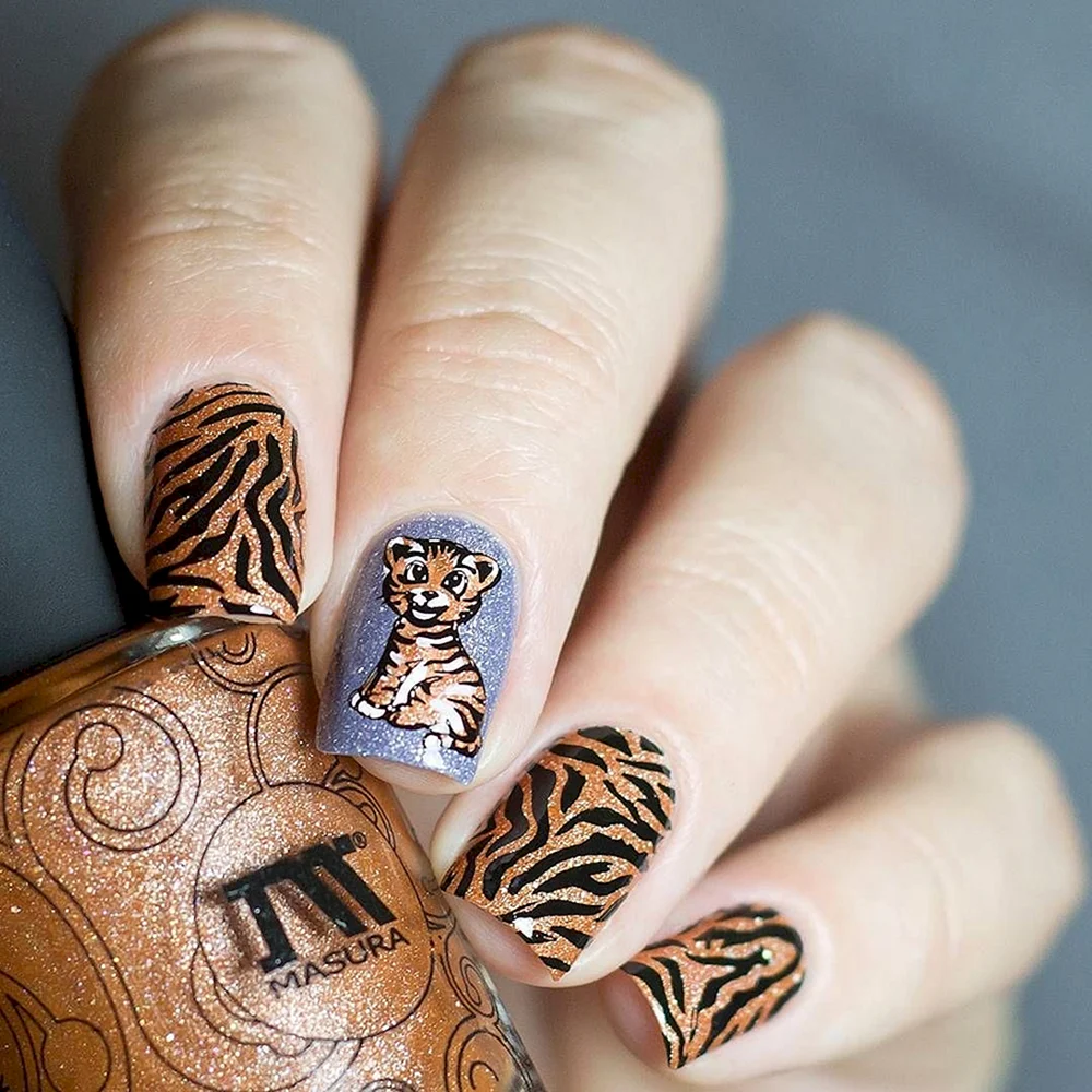 Tiger Manicure