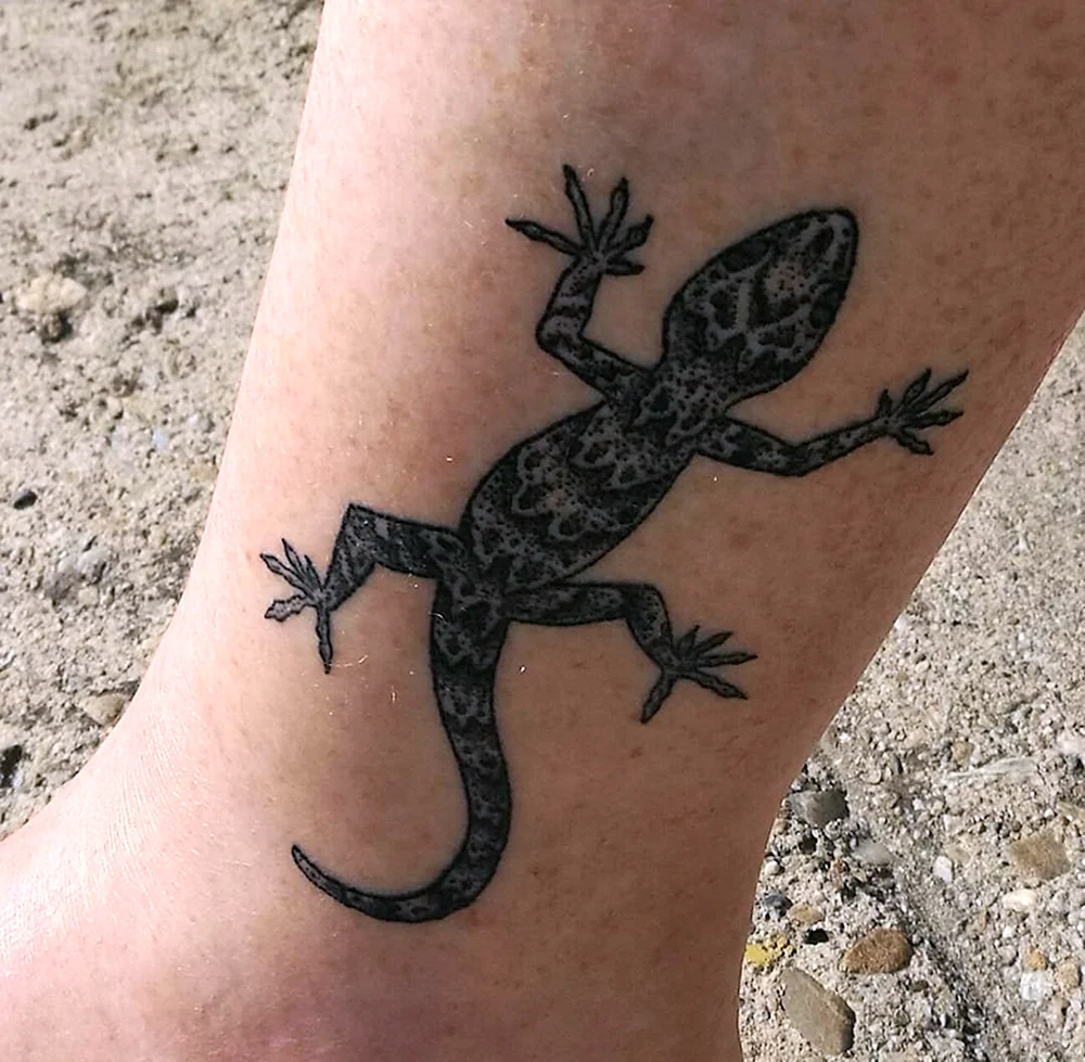 Tiny Gecko Tattoo