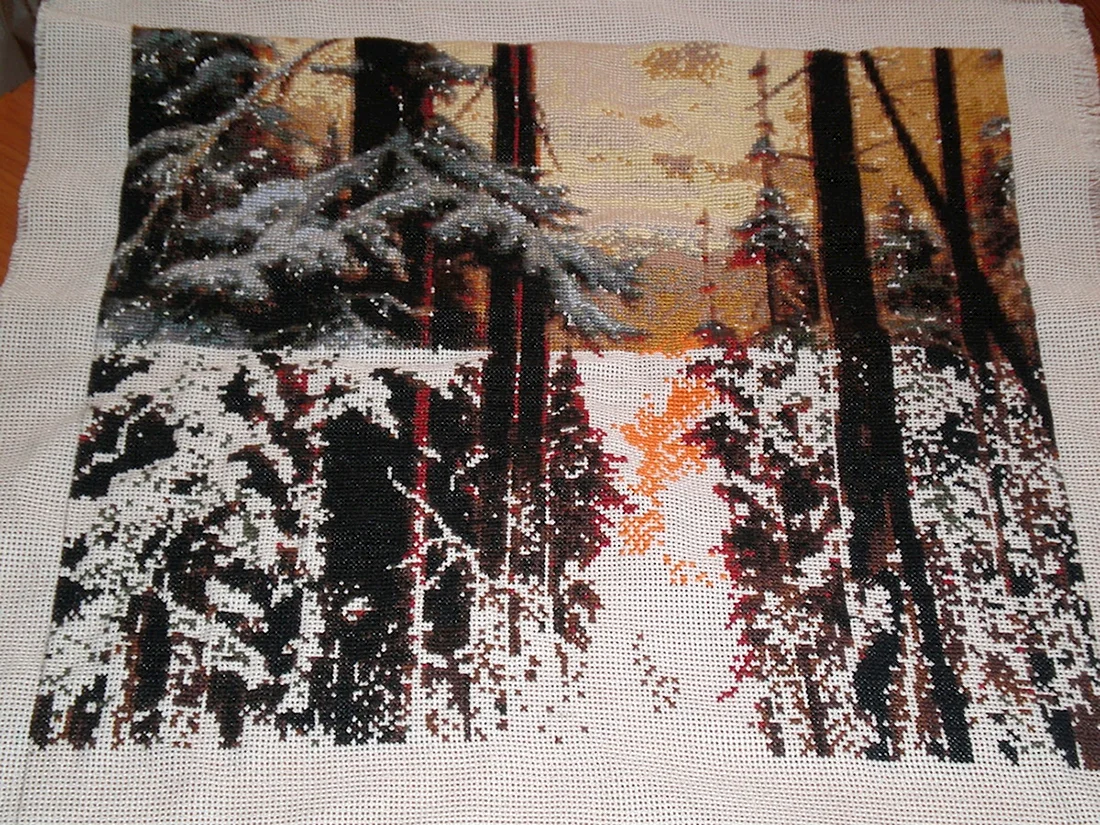 Зимний закат в еловом лесу вышивка крестом
